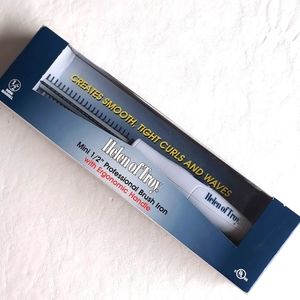 New in Box Vintage Helen of Troy Mini  Professional Brush Curling Iron 1/2 inch